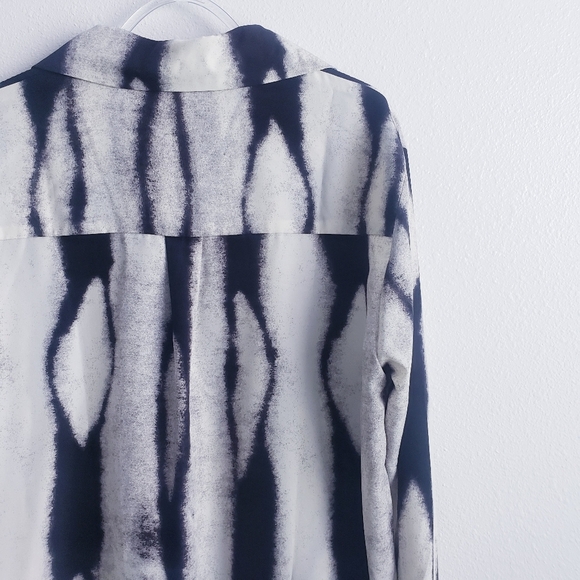 NWT REVOLVE/Minimalist Lovers Commense Button Down Abstract Top - Picture 6 of 8